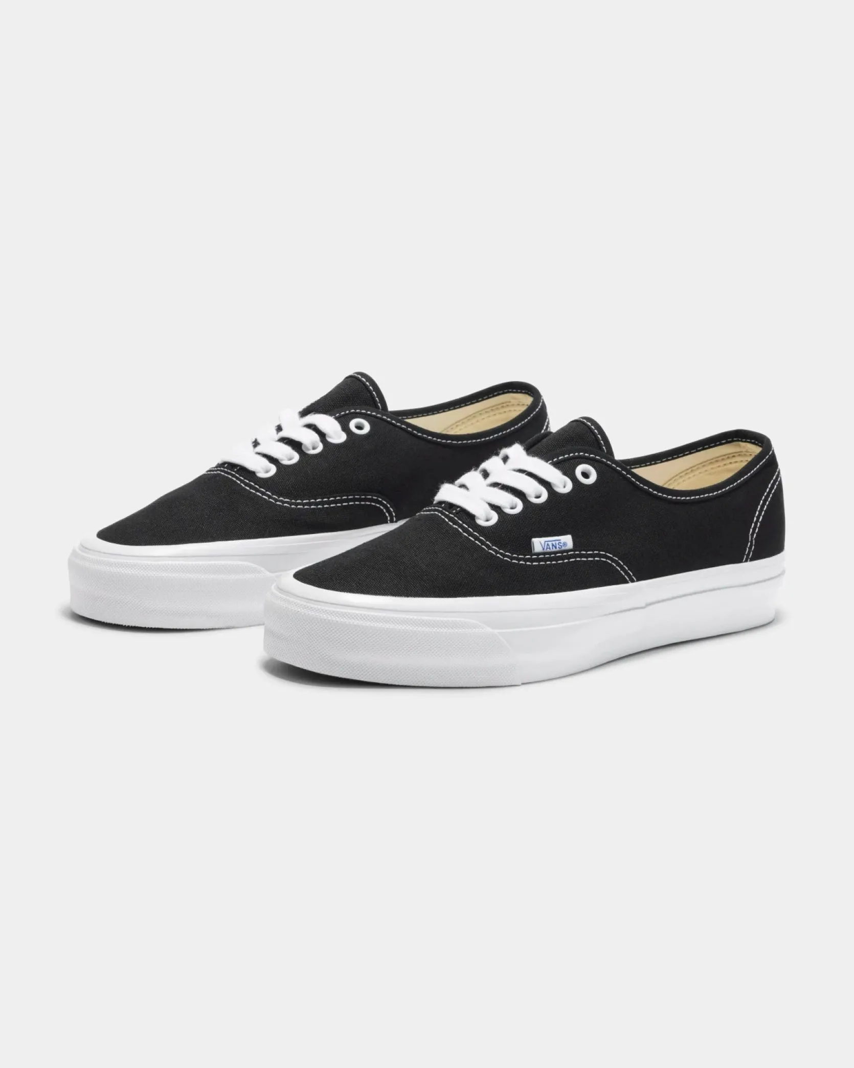 Authentic Reisue 44 LX - Black / White