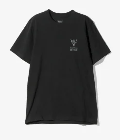 South2 West8 x Better Gift Shop - Short Sleeve T-Shirt - Black