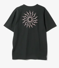 S/S Round Pocket Tee - Black - Circle Horn