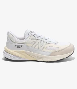U990v6 - White / Sea Salt