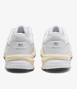 U990v6 - White / Sea Salt